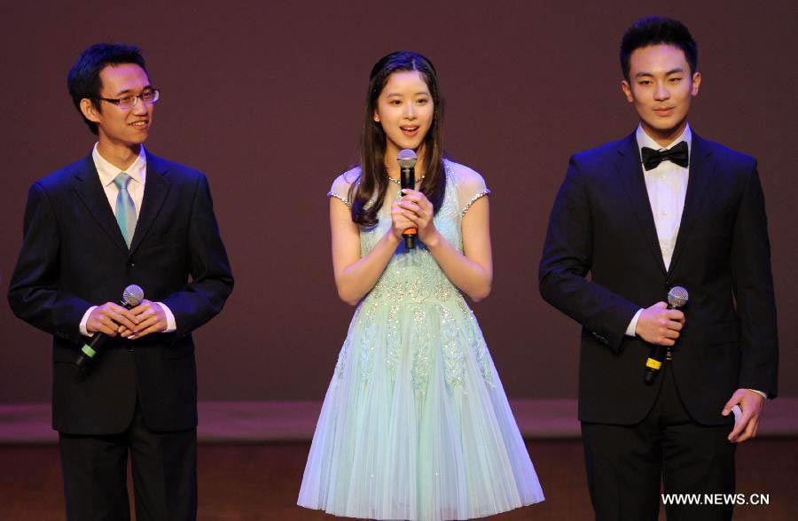 'Milk Tea' girl hosts Spring Festival gala of universities in US