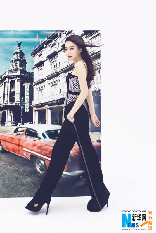 Elegant Qin Lan graces Maxi magazine