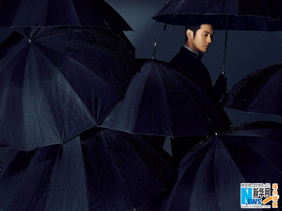 Actor Huang Xiaoming releases new fashion shots