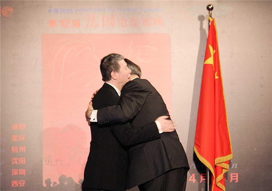 Feng Xiaogang named Knight of the Order of the Arts and Letters