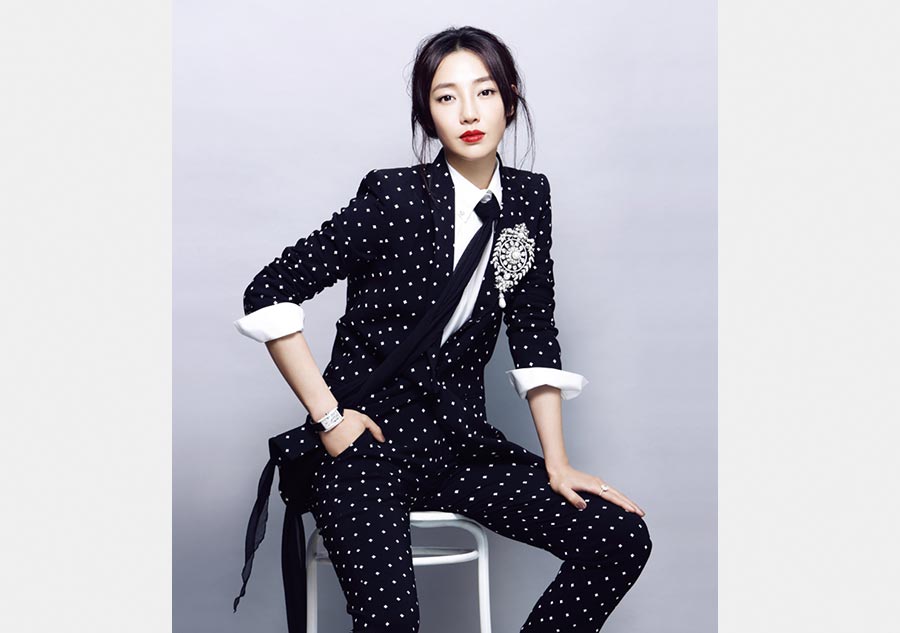 Actress Bai Baihe graces fashion magazine