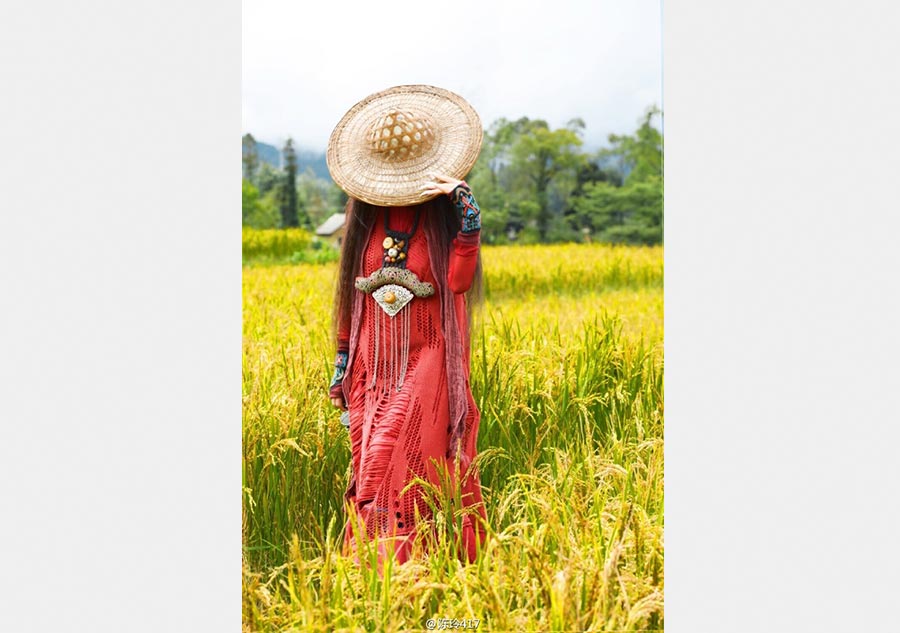 Dancer Yang Liping shines in red