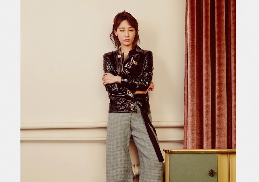 Bai Baihe poses for vintage photos