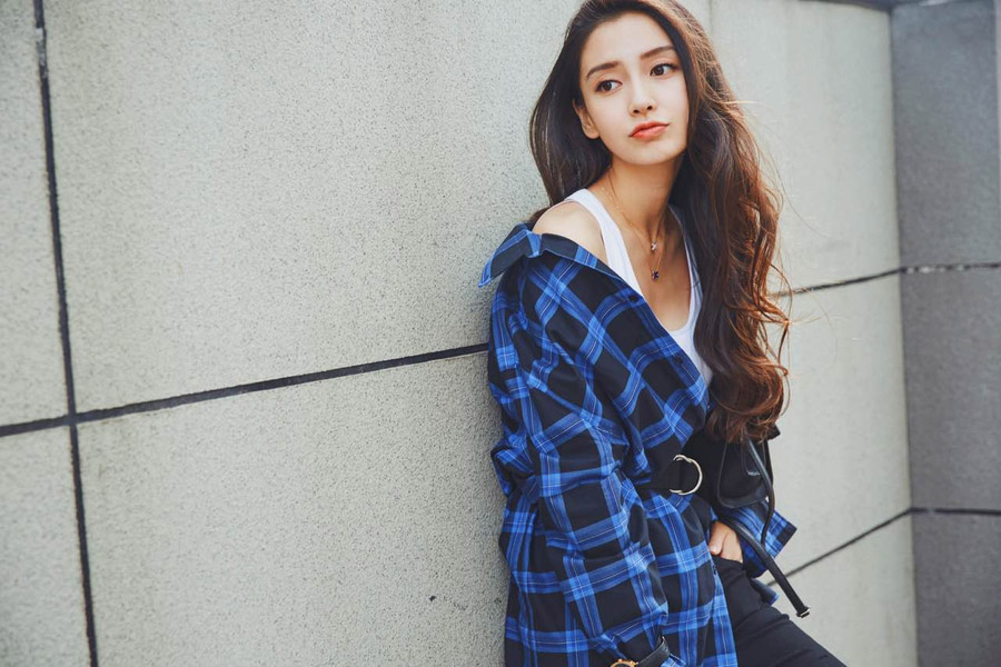 Angelababy releases fashion photos