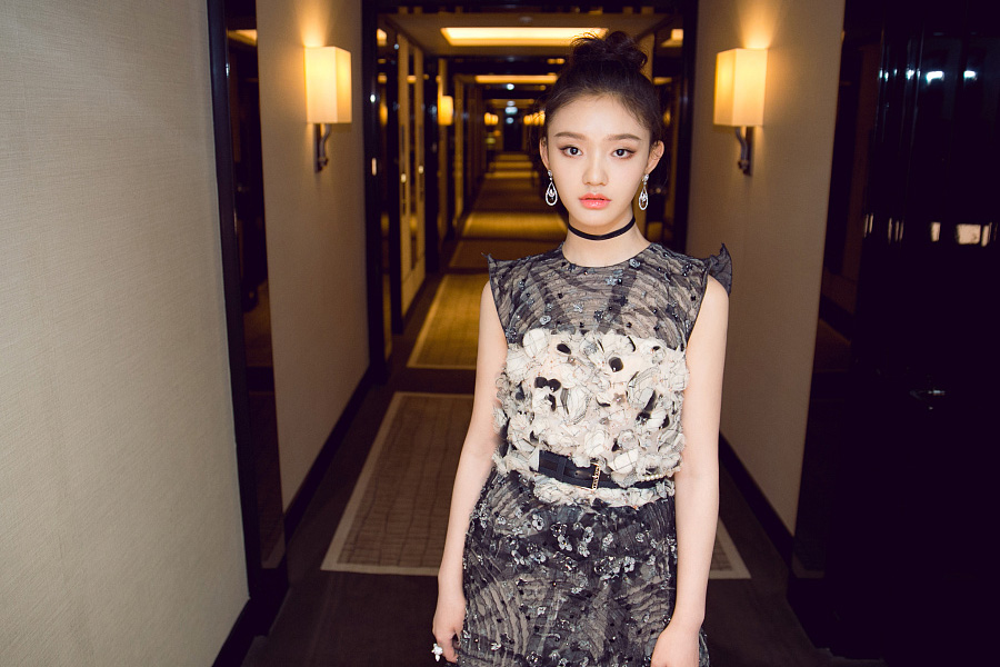 Actress Lin Yun releases fashion photos