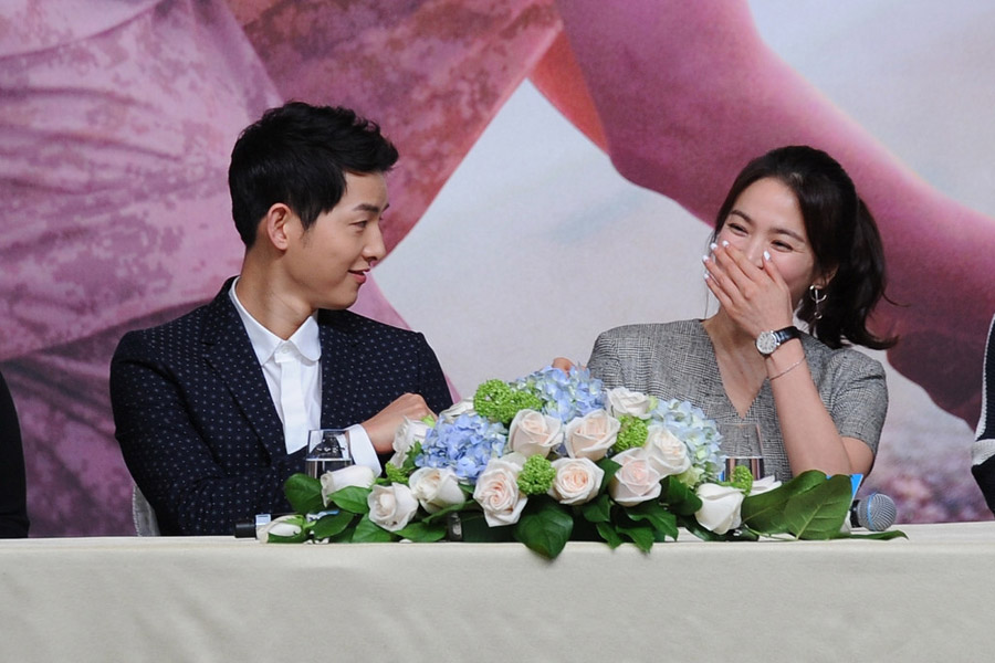 Song duo ties the knot in Seoul