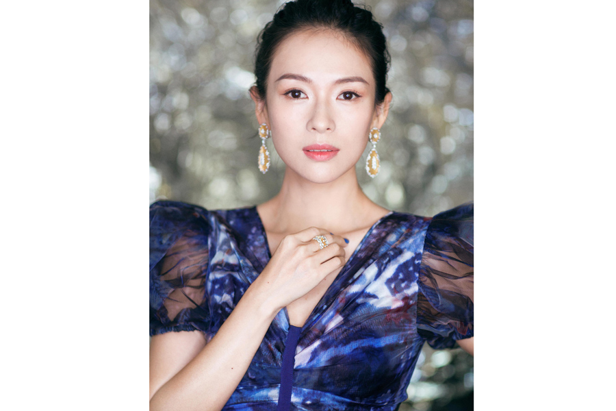 Fashion queen Zhang Ziyi releases fashion photos