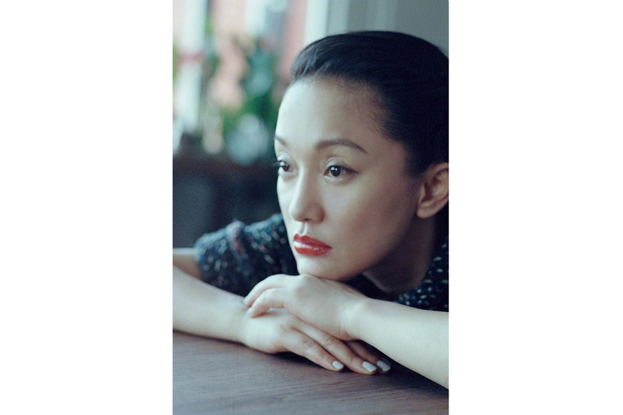 Top actress Zhou Xun poses for fashion magazine