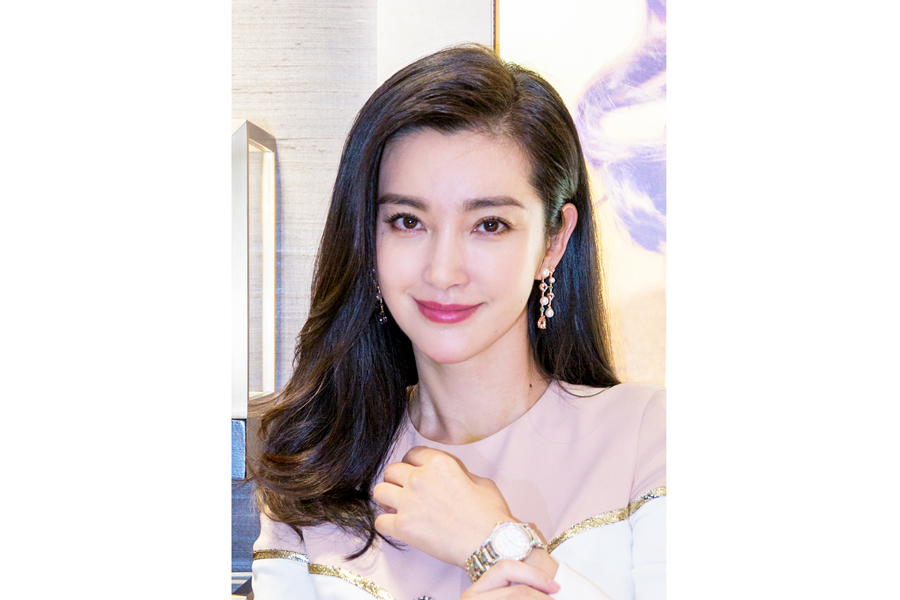 Top actress Li Bingbing spotted in fashion event