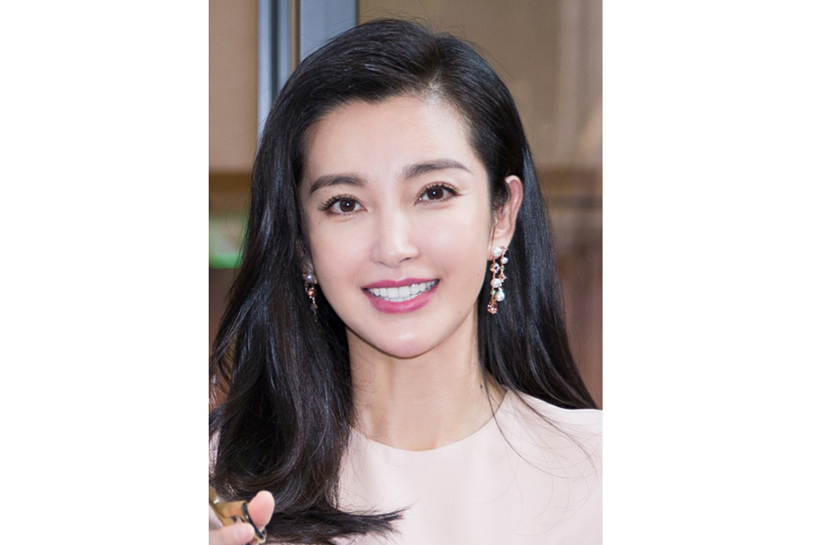 Top actress Li Bingbing spotted in fashion event