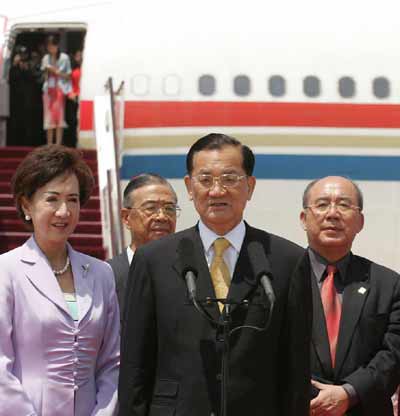 KMT party Chairman Lien Chan gives a brief speech at the Pudong airport in Shanghai, May 3.