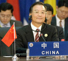 Chinese Premier Wen Jiabao attends the opening ceremony of the Commemorative Summit marking the 15th Anniversary of ASEAN-China Dialogue Relations in Nanning, capital of southwest China's Guangxi Zhuang Autonomous Region, on Oct. 30, 2006.(Xinhua 