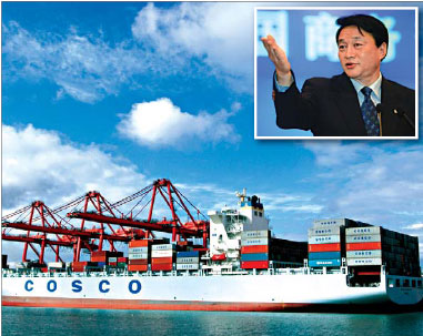 The COSCO Vancouver, owned and operated by China Ocean Shipping Company, loads container cargo at Port of Seattle's Terminal 18. (Inset) Ministry of Commerce spokesman Wang Xinpei says conflicts are unavoidable in trade relations. Bloomberg News/China Daily
