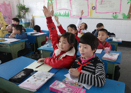 Girl resumes school with one arm