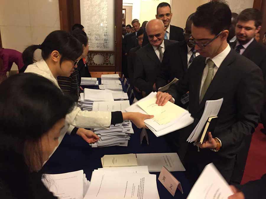 Delegates arrive for the opening of NPC session