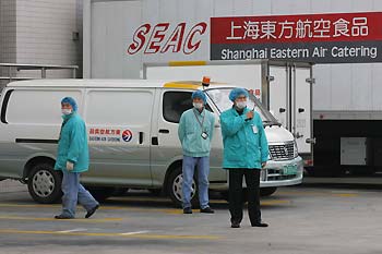 Eastern Airline prepare food for charter passengers