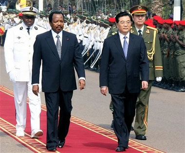 President Hu visits Cameroon