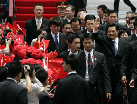 President Hu arrives in Hong Kong for celebrations