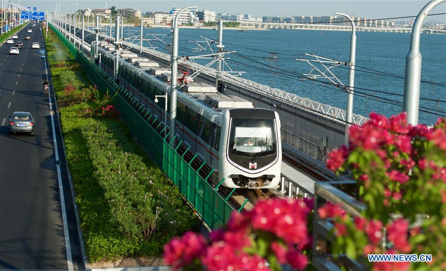 Sea-view subway complets test operation in Xiamen