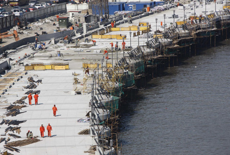 Reconstruction of Bund in Shanghai under way