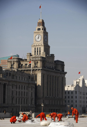 Reconstruction of Bund in Shanghai under way