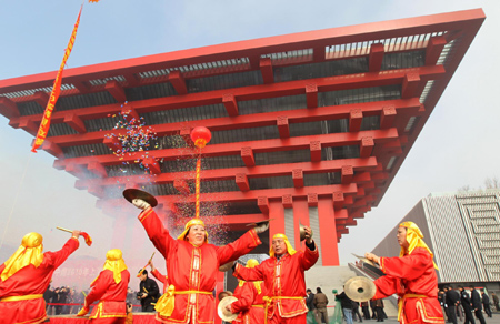 China pavilion at Expo finishes with a bang
