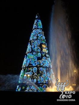 Madrid decorates Christmas with a magic Expo touch