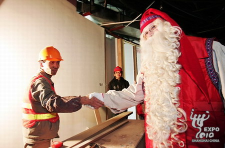 Santa Claus visits Expo site