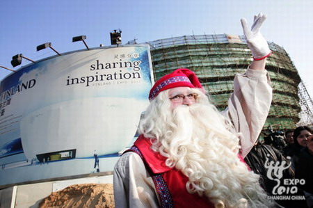 Santa Claus visits Expo site