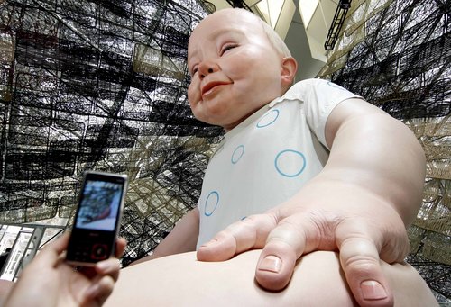 Giant 'bebe' unveiled at Spanish pavilion