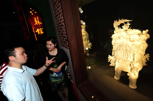 Treasures on display in China's Joint Provincial Pavilion