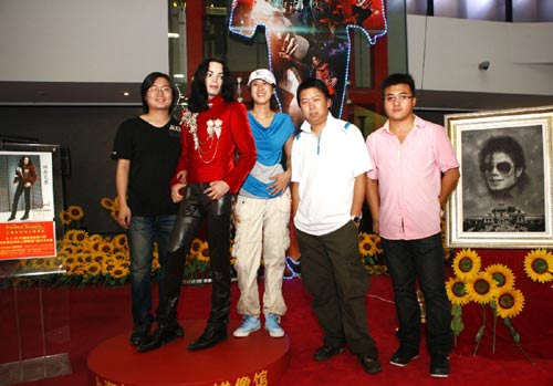 Wax figure of Michael Jackson dispalyed in Expo