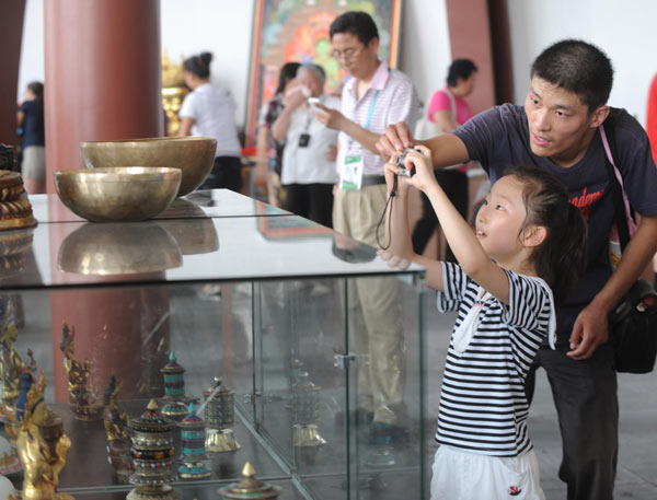 Children enjoy Expo-style summer vacation