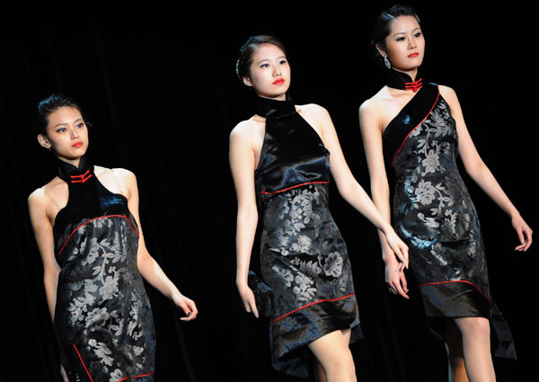 China's cheongsam shines on Expo