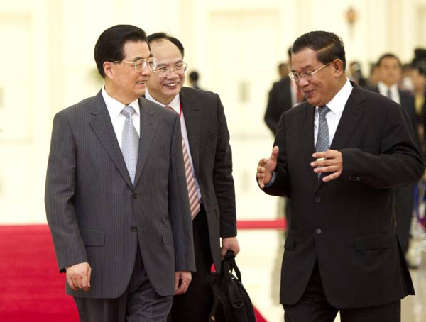 Hu, Cambodian PM agree to advance ties