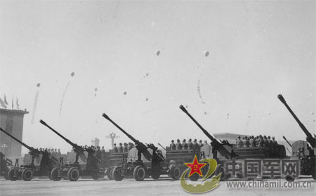 1959: Forces on parade, National Day in 1959