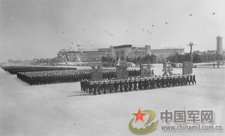 1959: Forces on parade, National Day in 1959