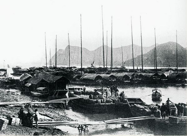 Online photo exhibition of China in Development (1911-2011)