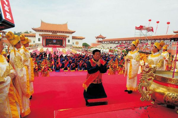 Online photo exhibition of China in Development (1911-2011)