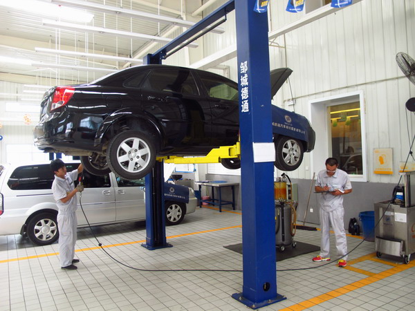 Large auto market in Zoucheng, E China