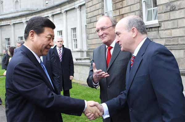 Xi meets with parliament officials in Ireland