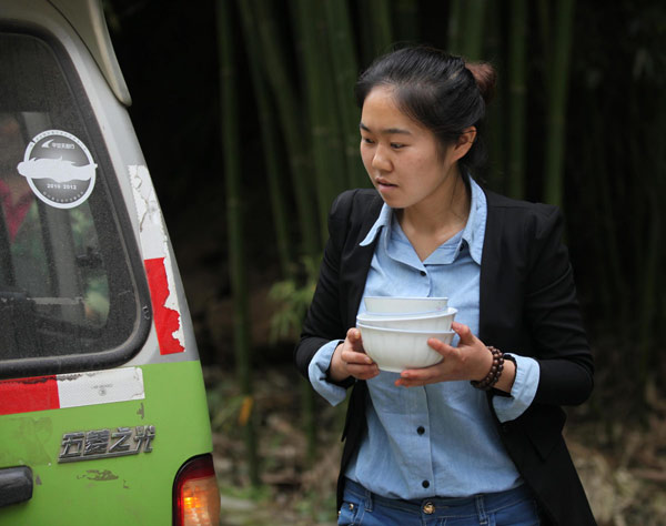 Family feeds quake workers