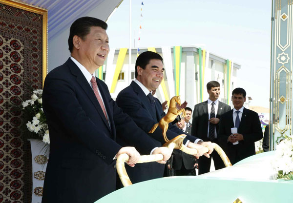 President opens complex at Turkmenistan gas field