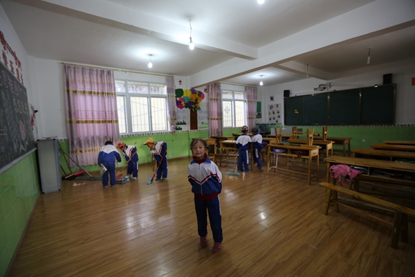 Primary school at the verge of Qinghai-Tibetan Plateau