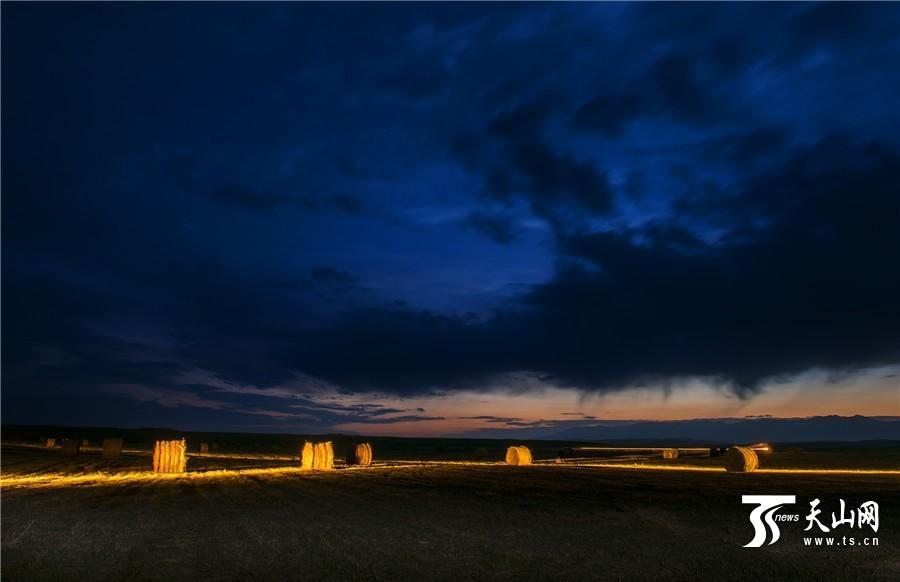 Rolls of grass: a beautiful landscape in Xinjiang