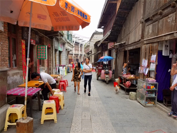 Liping's Qiao Street: Where past meets present