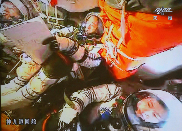 Shenzhou IX spacecraft ready to return