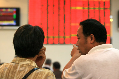 Stock markets climbs to new high