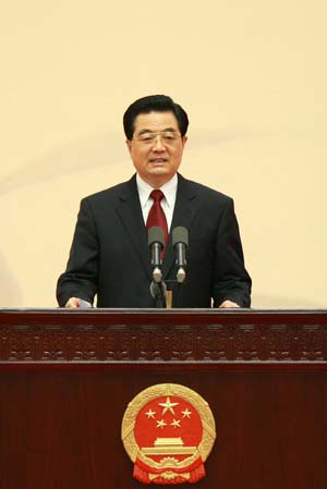 Chinese President Hu Jintao proposes a toast during a welcoming luncheon at the Great Hall of the People in Beijing Sept. 6, 2008. President Hu Jintao and his wife Liu Yongqing held a welcoming luncheon here on Saturday for dignitaries and their spouses who will attend the opening ceremony of the Beijing Paralympic Games, scheduled for Saturday night.