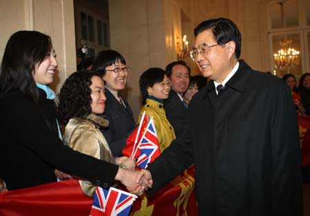 President Hu arrives in London for G20 summit